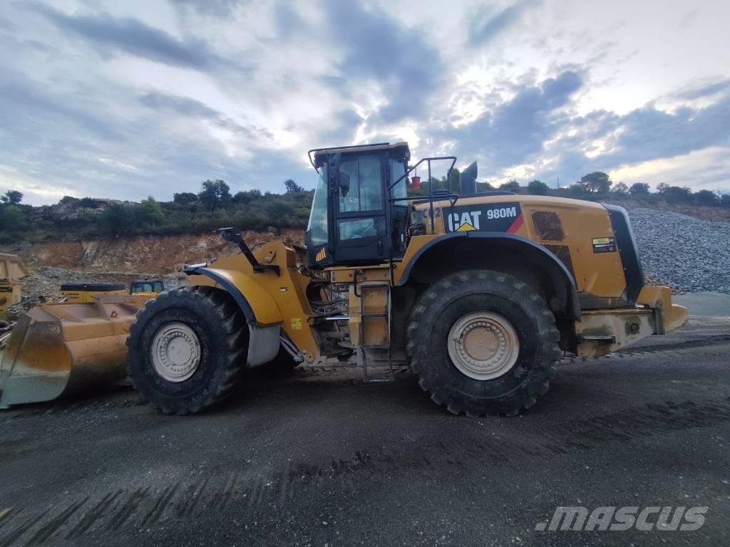 CAT 980M Kolesové nakladače