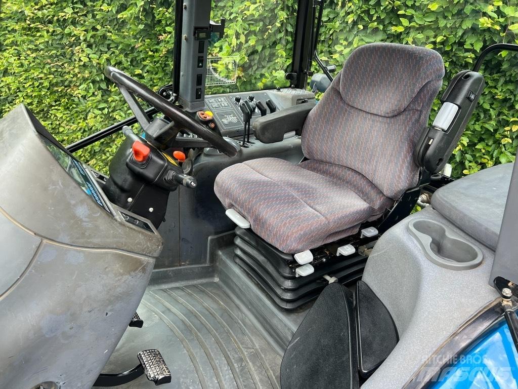 New Holland TM 150 Traktory