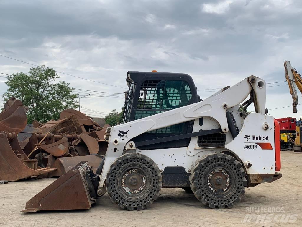 Bobcat S 740 Šmykom riadené nakladače