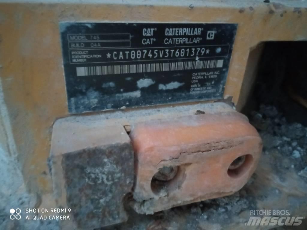 CAT 745 Kĺbové nákladné autá