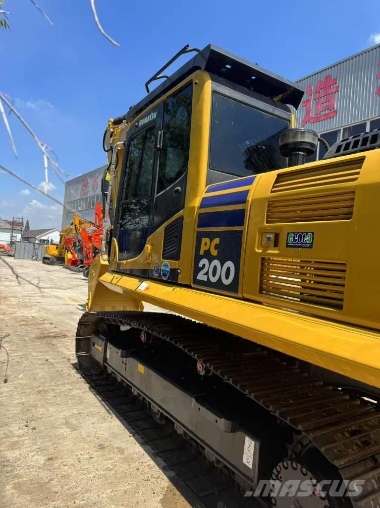 Komatsu PC 200 8N Pásové rýpadlá