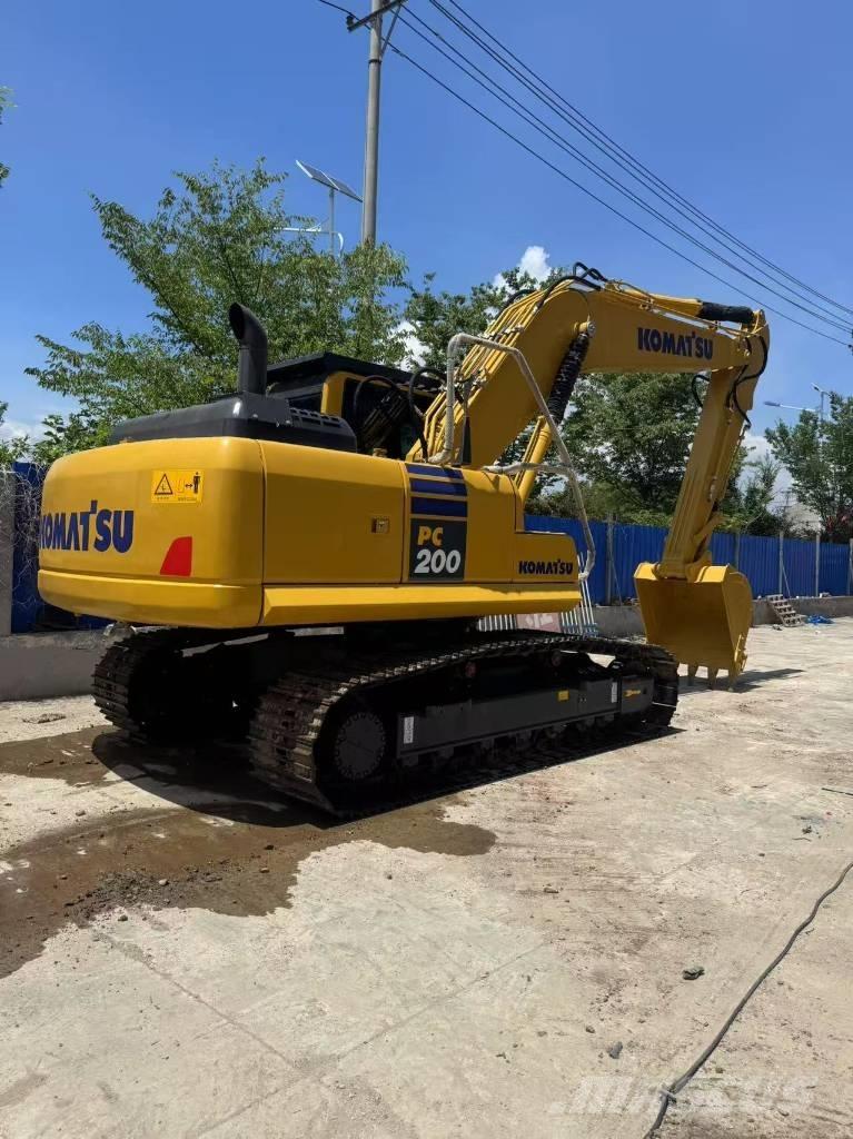 Komatsu PC 200 8N Pásové rýpadlá