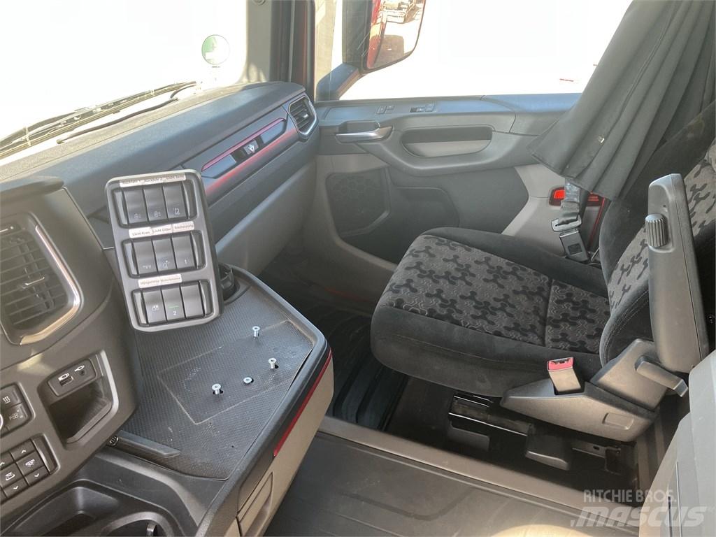 Scania R 590 Nákladné vozidlá na prepravu dreva