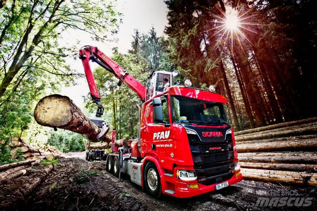 Scania R 590 Nákladné vozidlá na prepravu dreva
