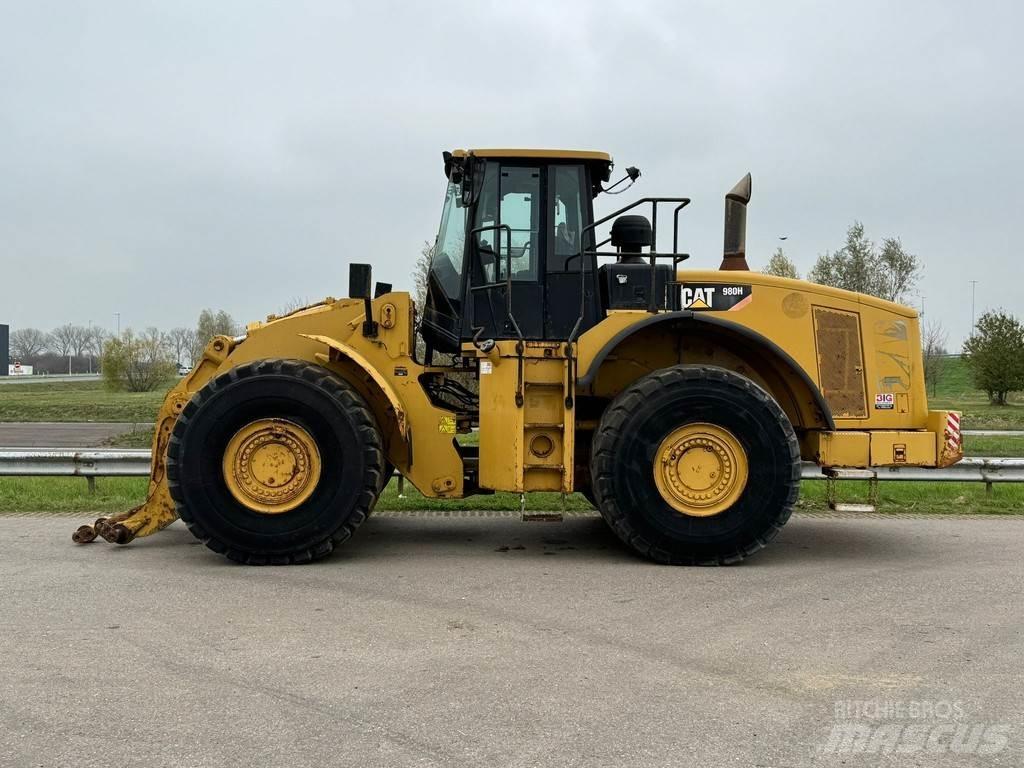 CAT 980H Kolesové nakladače