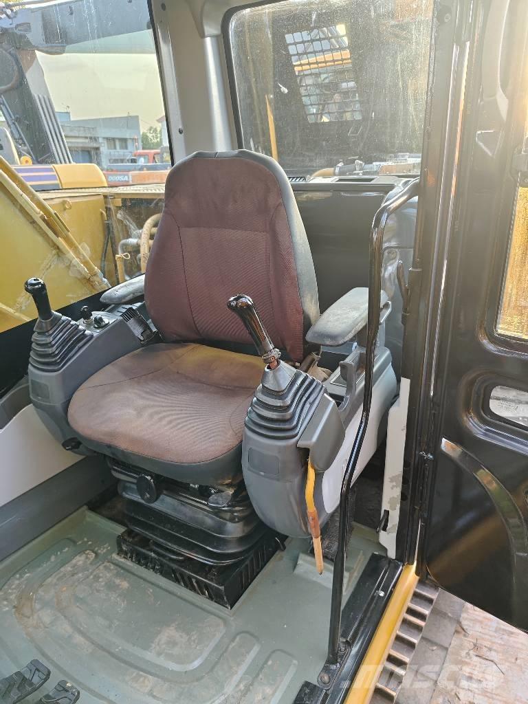 CAT 320 D Pásové rýpadlá