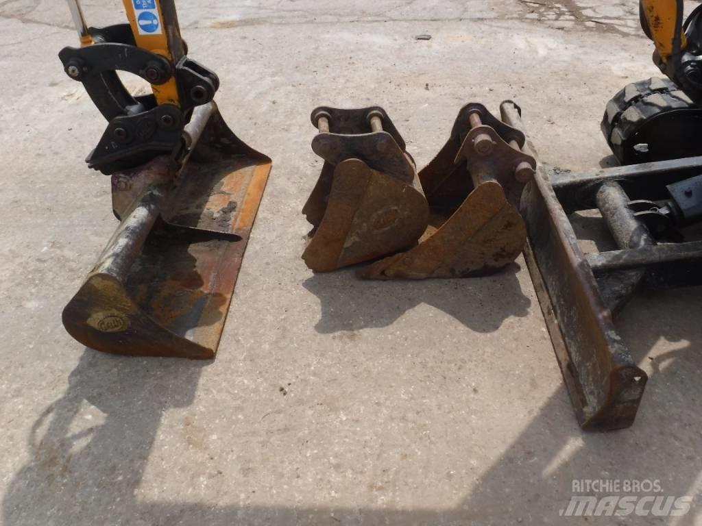Hyundai Robex 27 Z-9 Mini rýpadlá < 7t