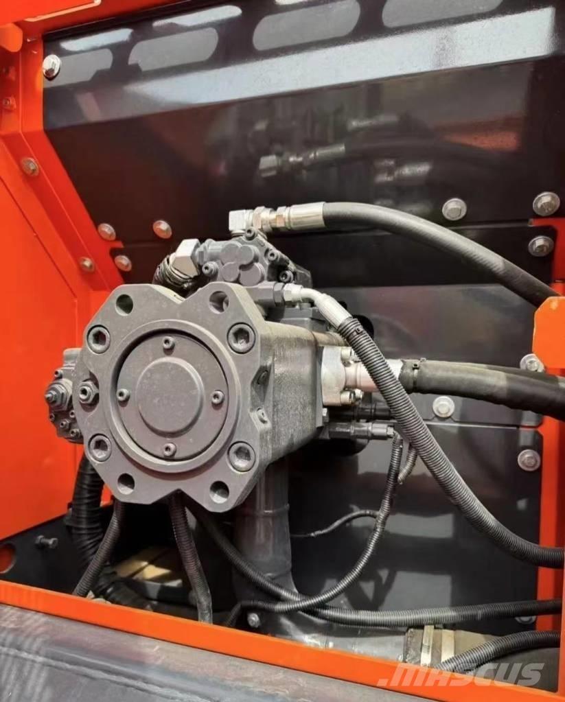 Doosan 225 DX Pásové rýpadlá