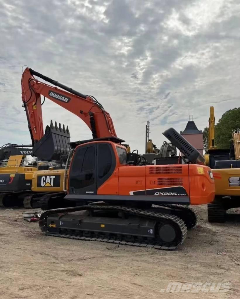 Doosan 225 DX Pásové rýpadlá