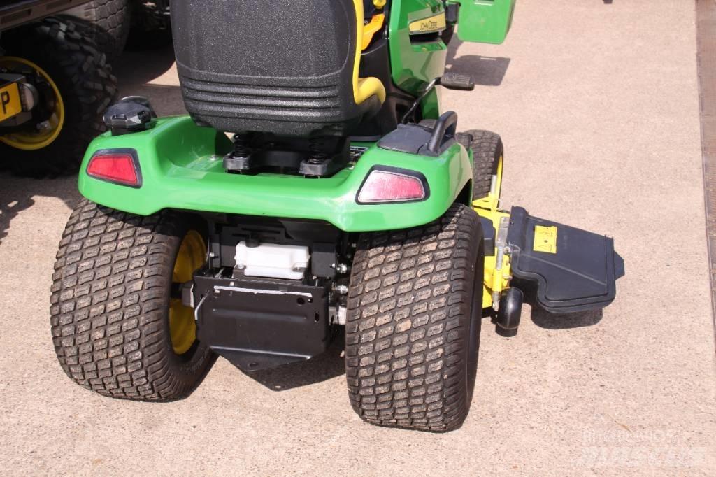 John Deere X 590 Samochodné kosačky