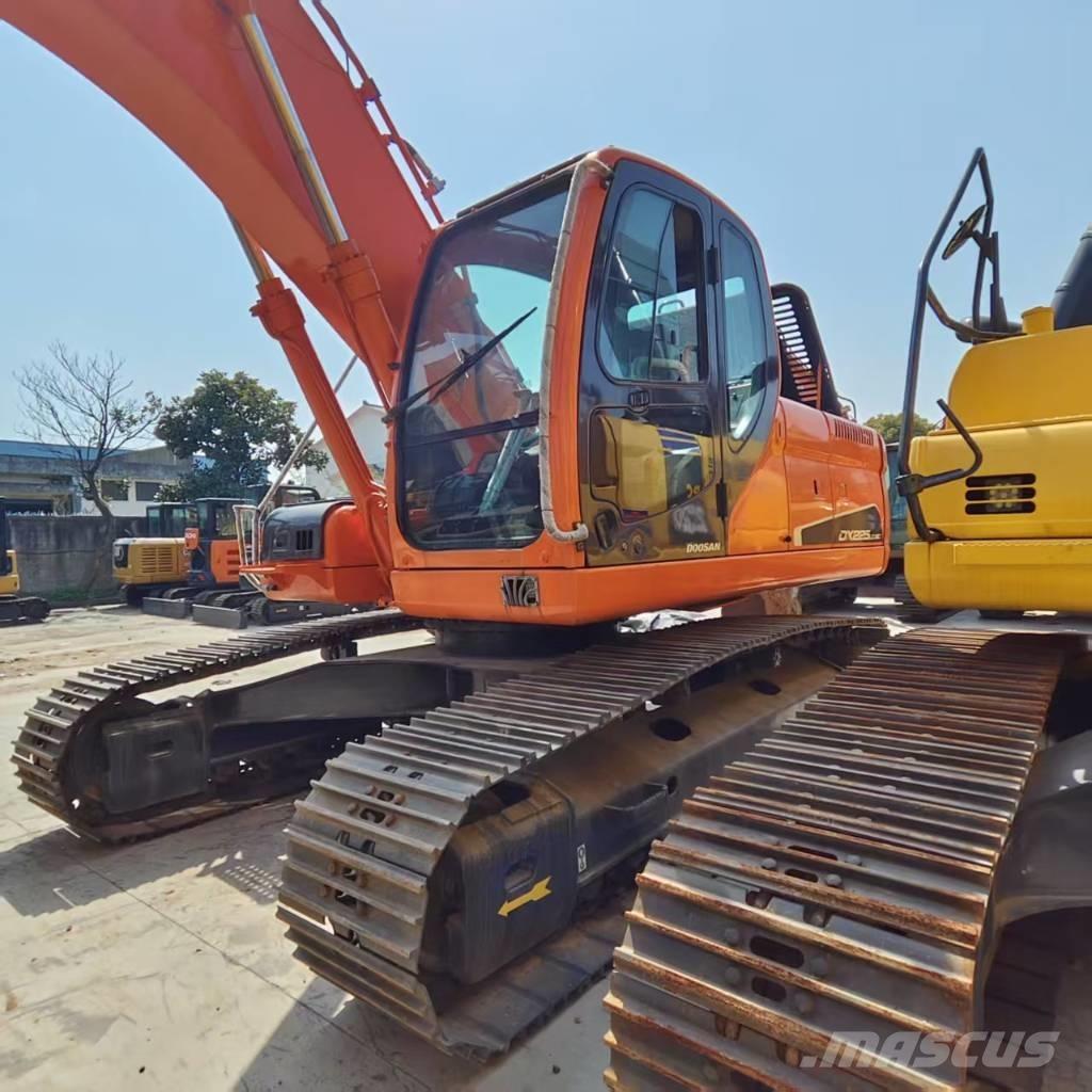 Doosan DX225LC-9C Pásové rýpadlá