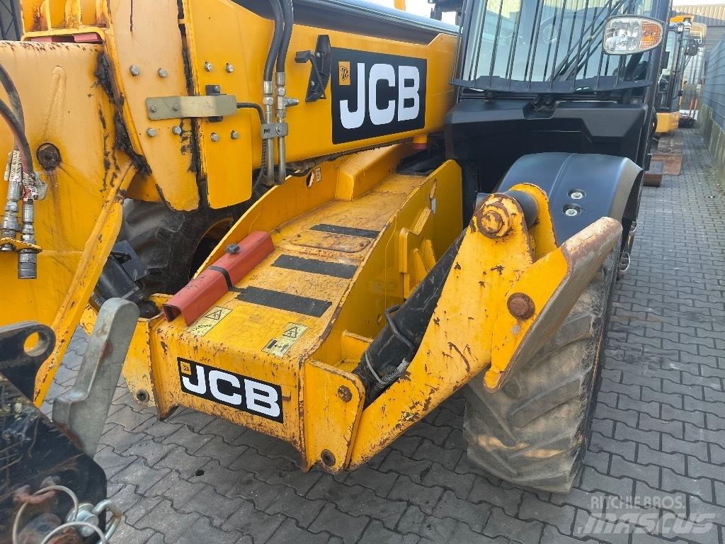 JCB 535-140 Hiviz Teleskopické manipulátory
