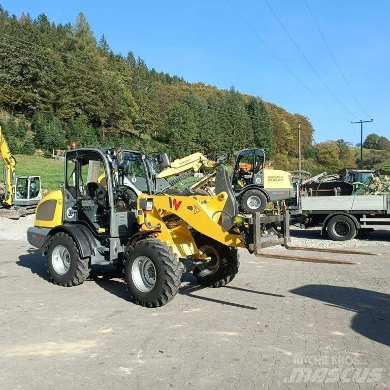 Wacker Neuson WL 44 Kolesové nakladače