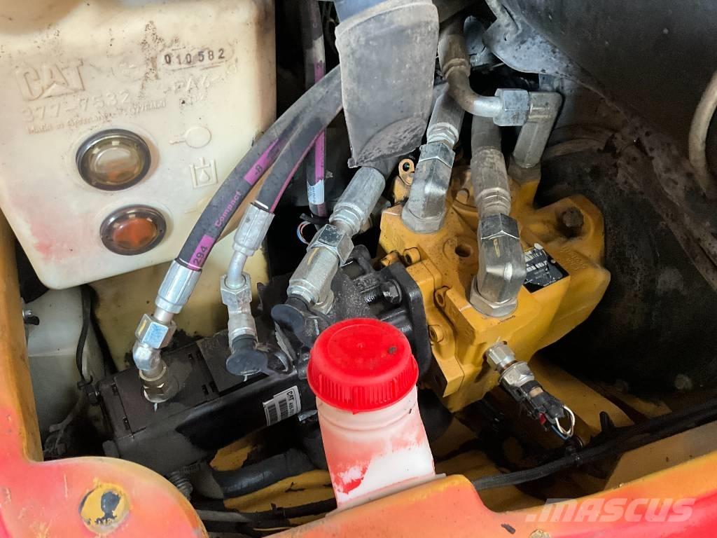 CAT 908 M Kolesové nakladače