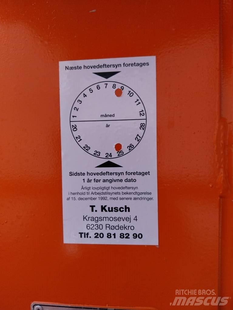 JLG 1230 ES Vertikálne stĺpové výťahy