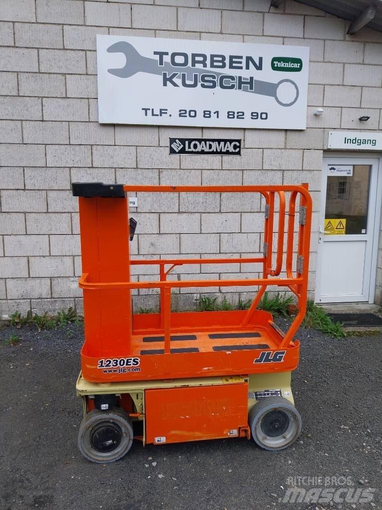 JLG 1230 ES Vertikálne stĺpové výťahy