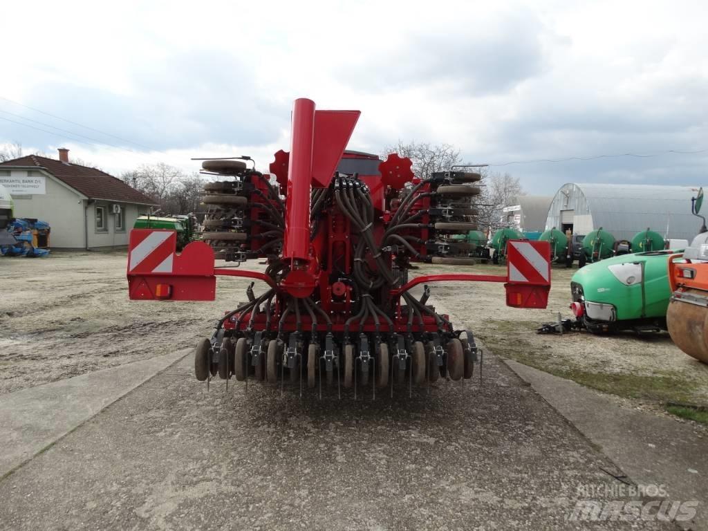 Horsch Pronto 4 DC Kombinované sejačky
