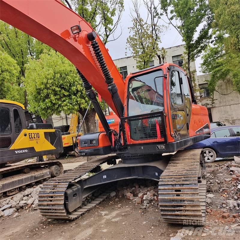 Doosan 225 LC Pásové rýpadlá
