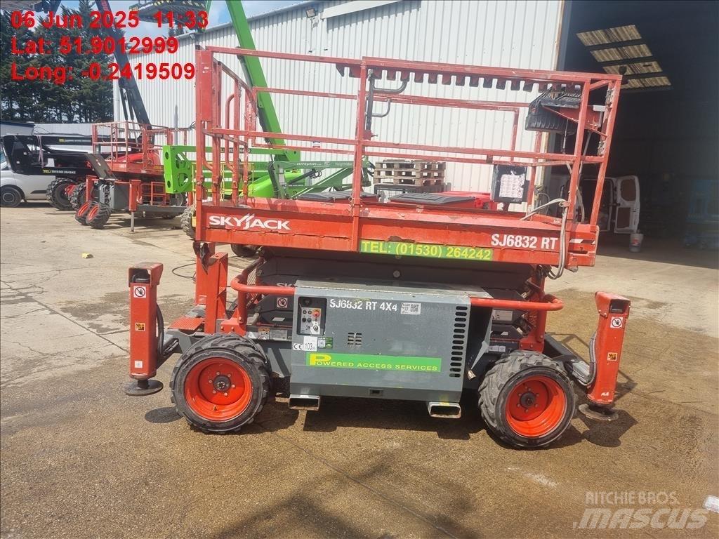 SkyJack SJ 6832 RT Nožnicové zdvíhacie plošiny