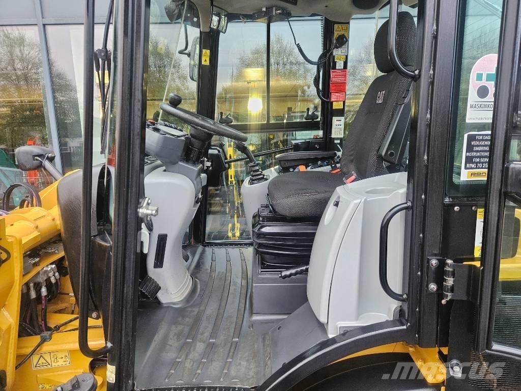 CAT 908m Kolesové nakladače