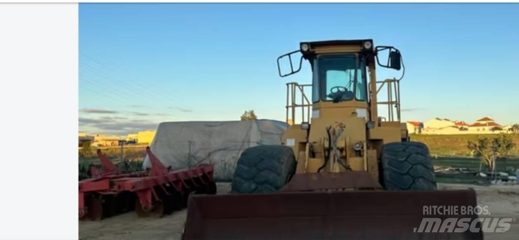 CAT 824 C Kolesové dozéry