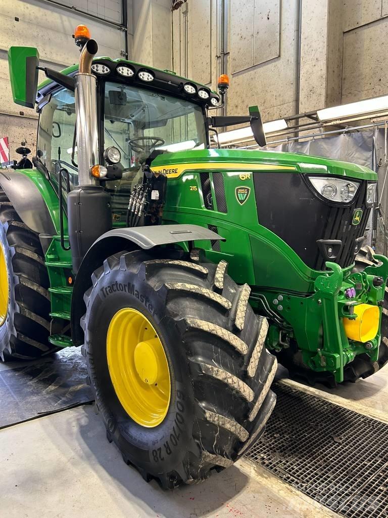John Deere 6R 215 Traktory