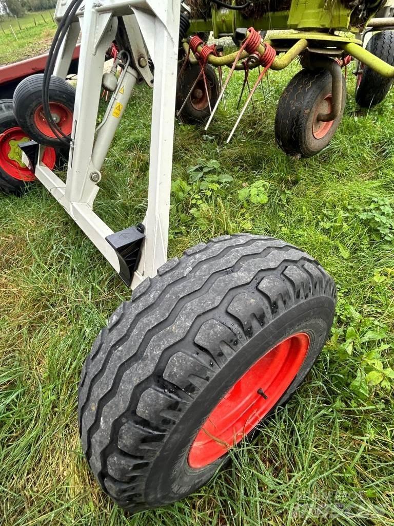 CLAAS VOLTO 1100T Obracače a zhrabovače sena