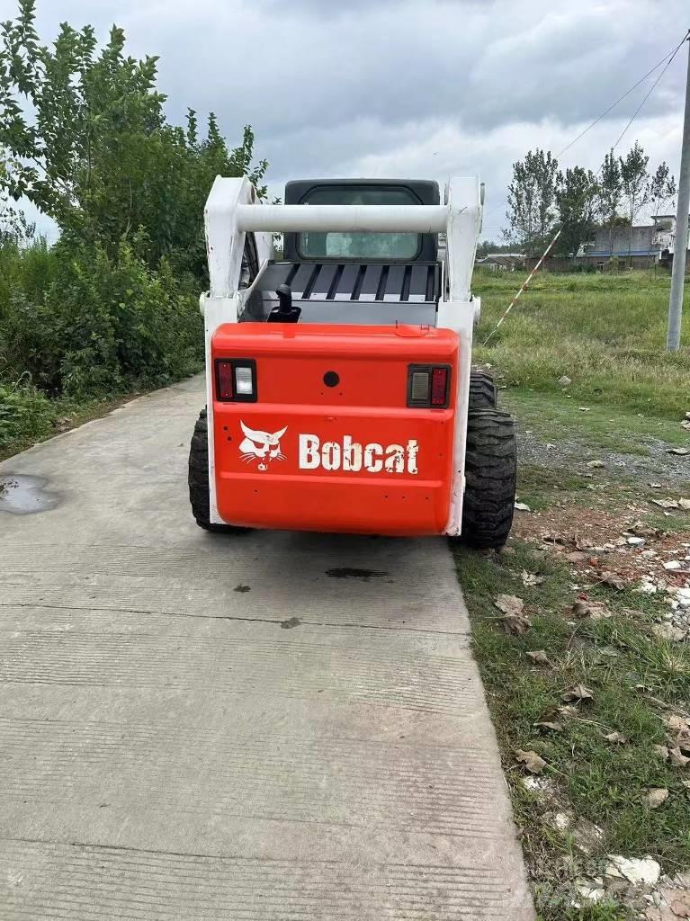 Bobcat S 300 Šmykom riadené nakladače
