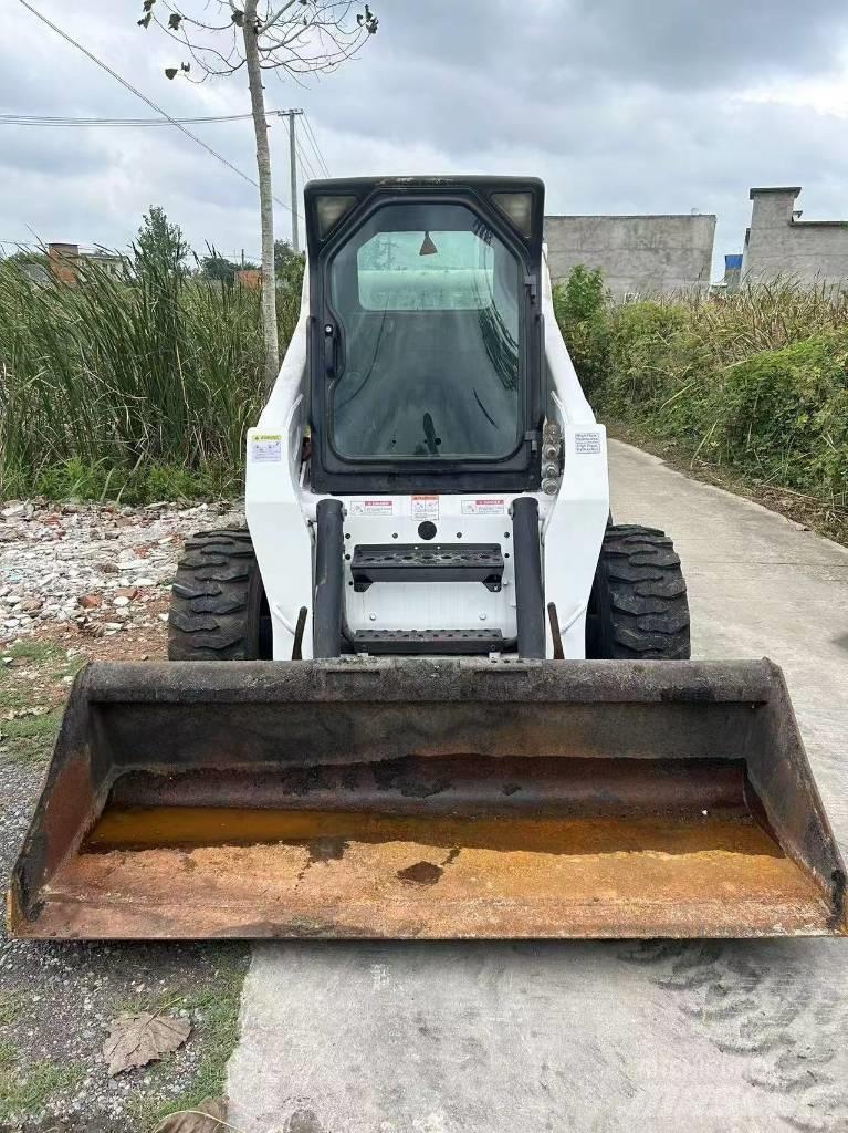 Bobcat S 300 Šmykom riadené nakladače