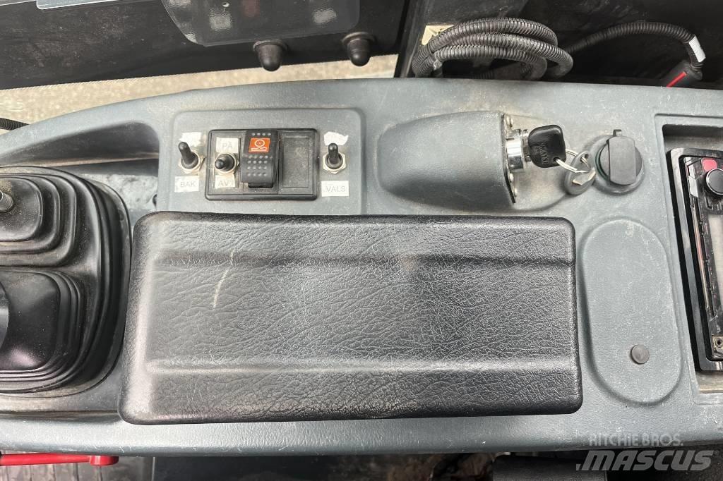 Komatsu WA 80 M Kolesové nakladače