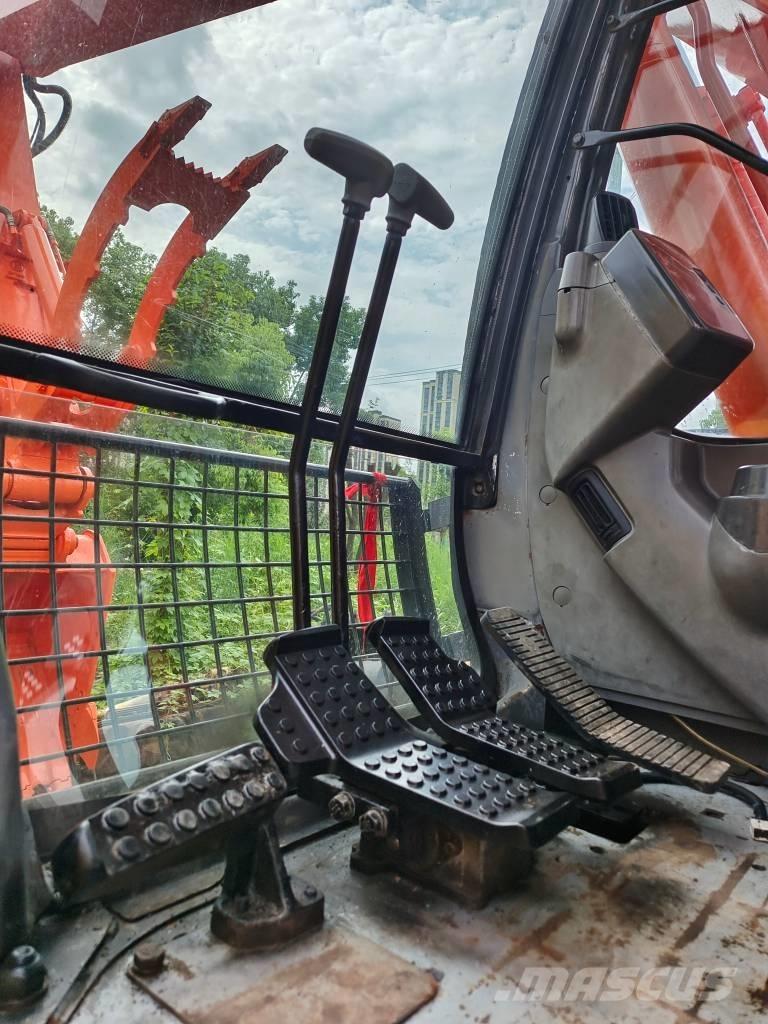 Hitachi EX 200-1 Pásové rýpadlá