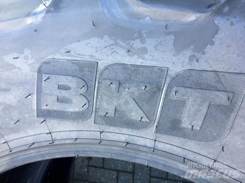BKT 520/70 R 38 Pneumatiky, kolesá a ráfiky