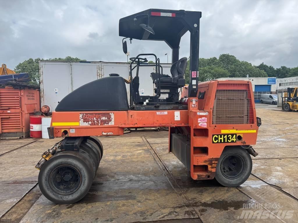 Dynapac CP 142 Pneumatikové valce