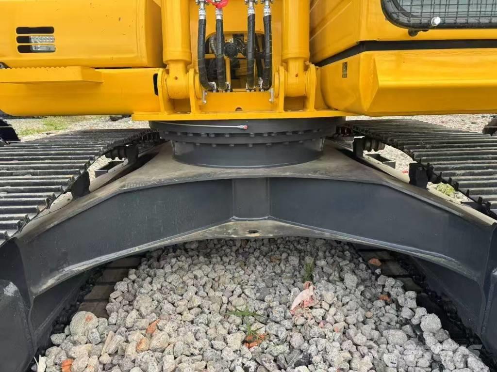 Komatsu 200-8 Pásové rýpadlá