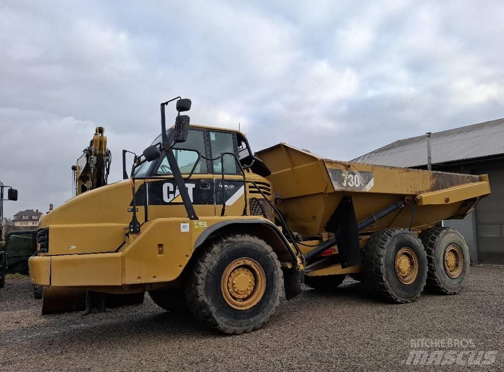 CAT 730 Kĺbové nákladné autá