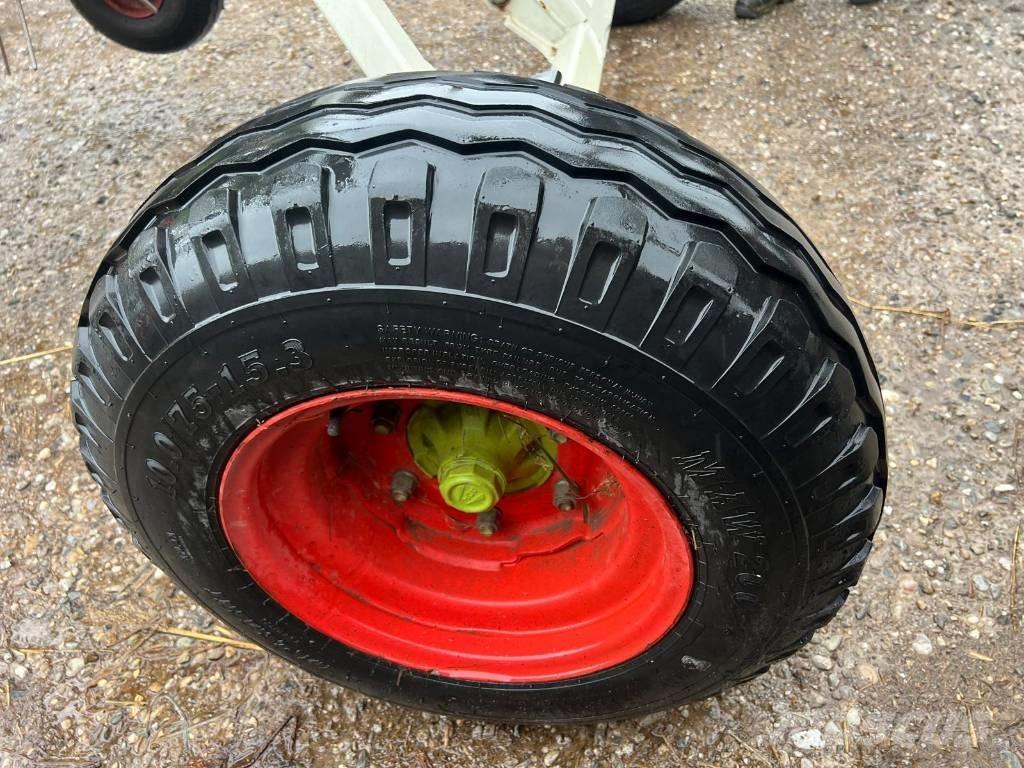 CLAAS Volto 1100 T Obracače a zhrabovače sena