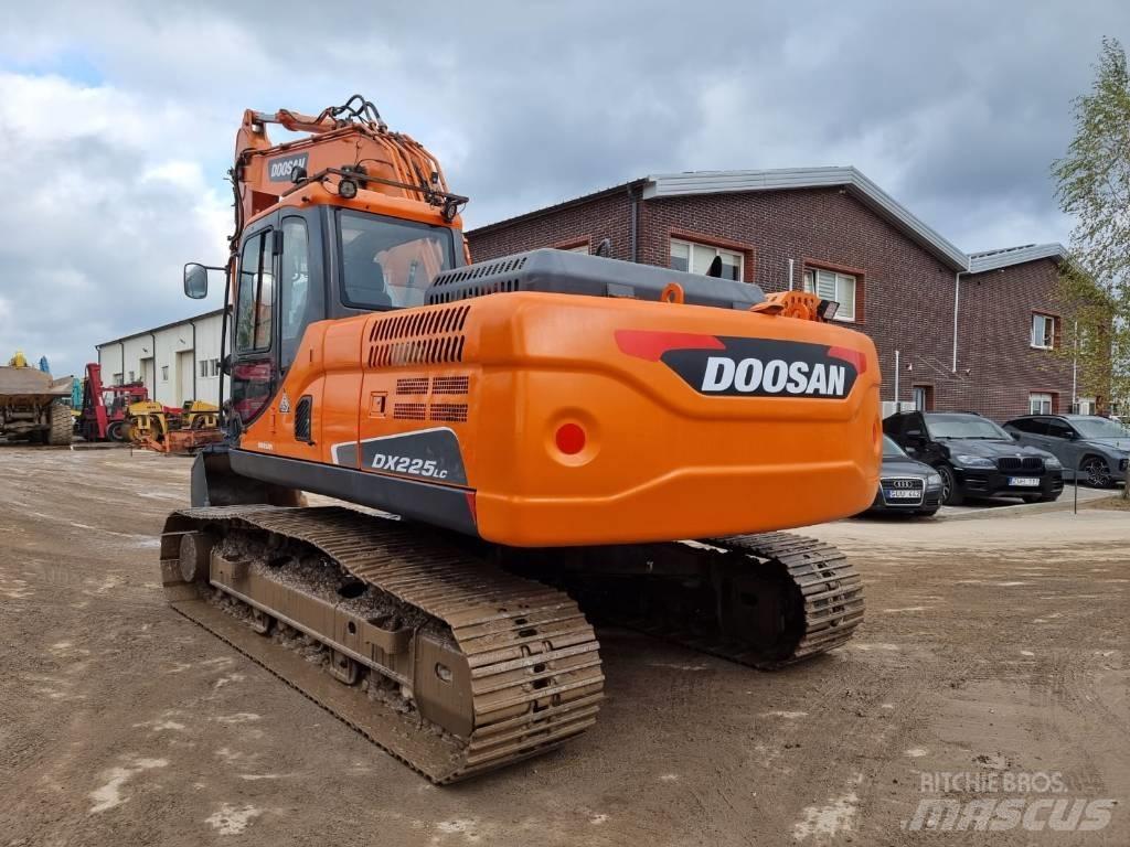 Doosan DX 225 LC-3 Pásové rýpadlá