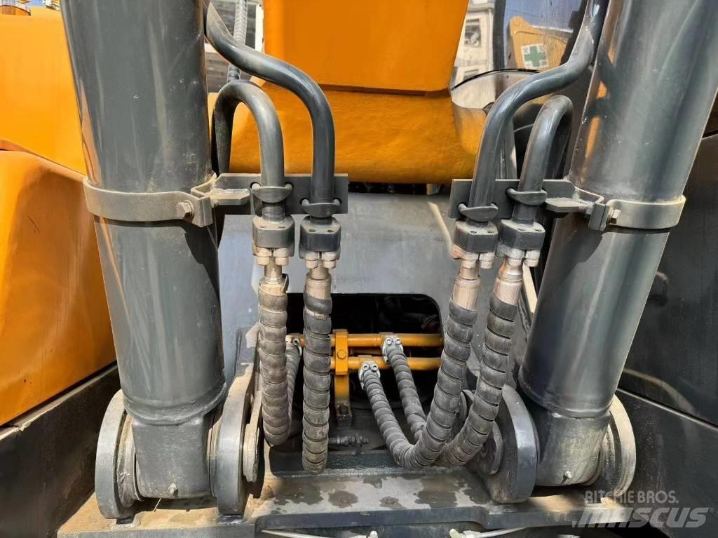 Hyundai R220LC-9S Pásové rýpadlá