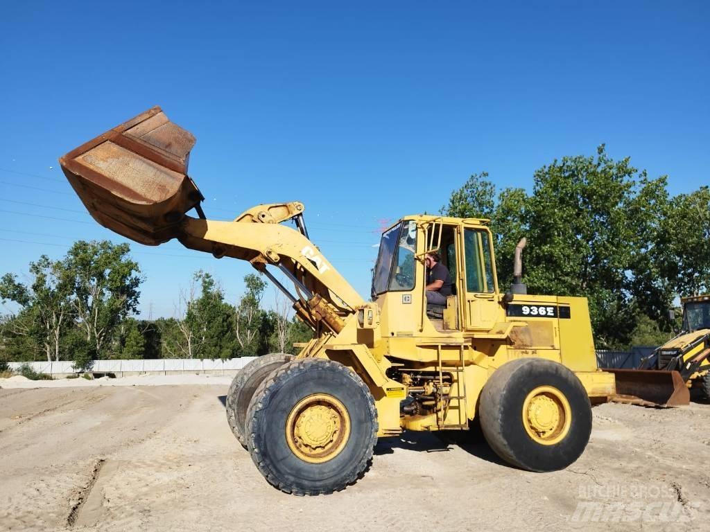 CAT 936 E Kolesové nakladače