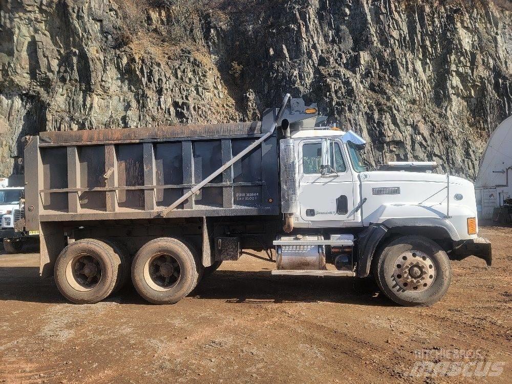 Mack CL 713 Sklápače