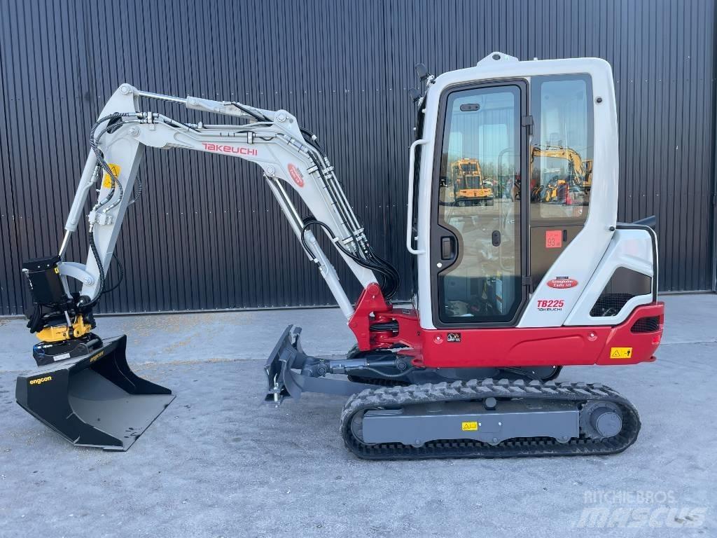 Takeuchi TB 225 Mini rýpadlá < 7t