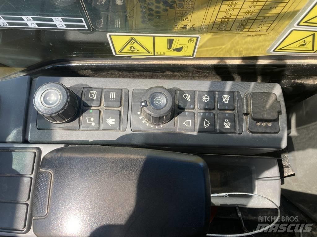 CAT 306CR Pásové rýpadlá