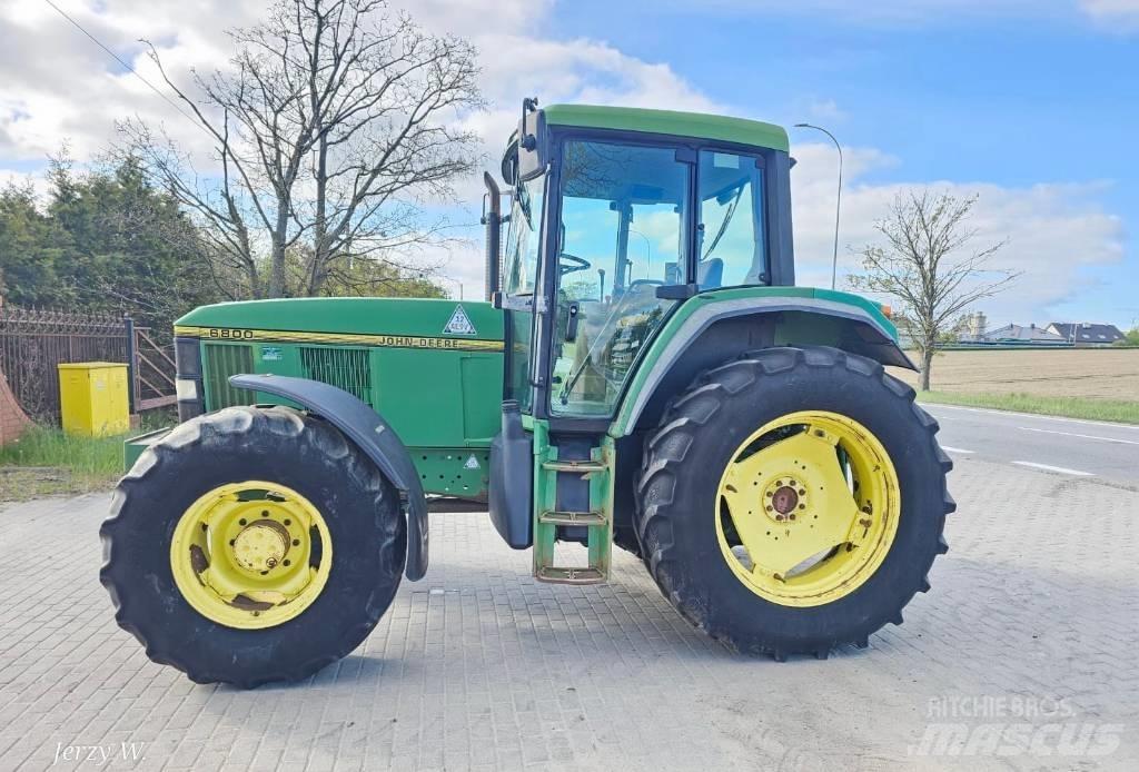 John Deere 6800 Traktory