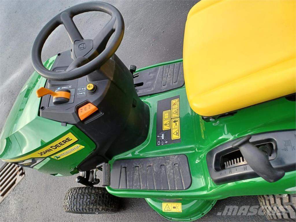 John Deere X147R Kosačky greenov