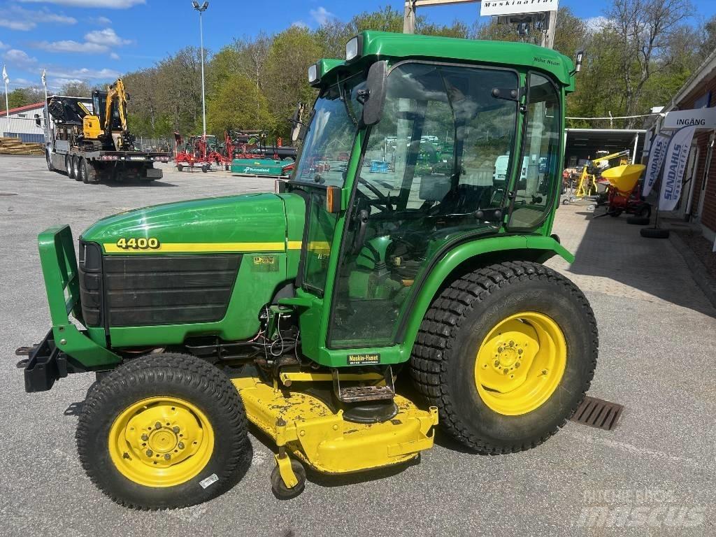 John Deere 4400 Kompaktné traktory