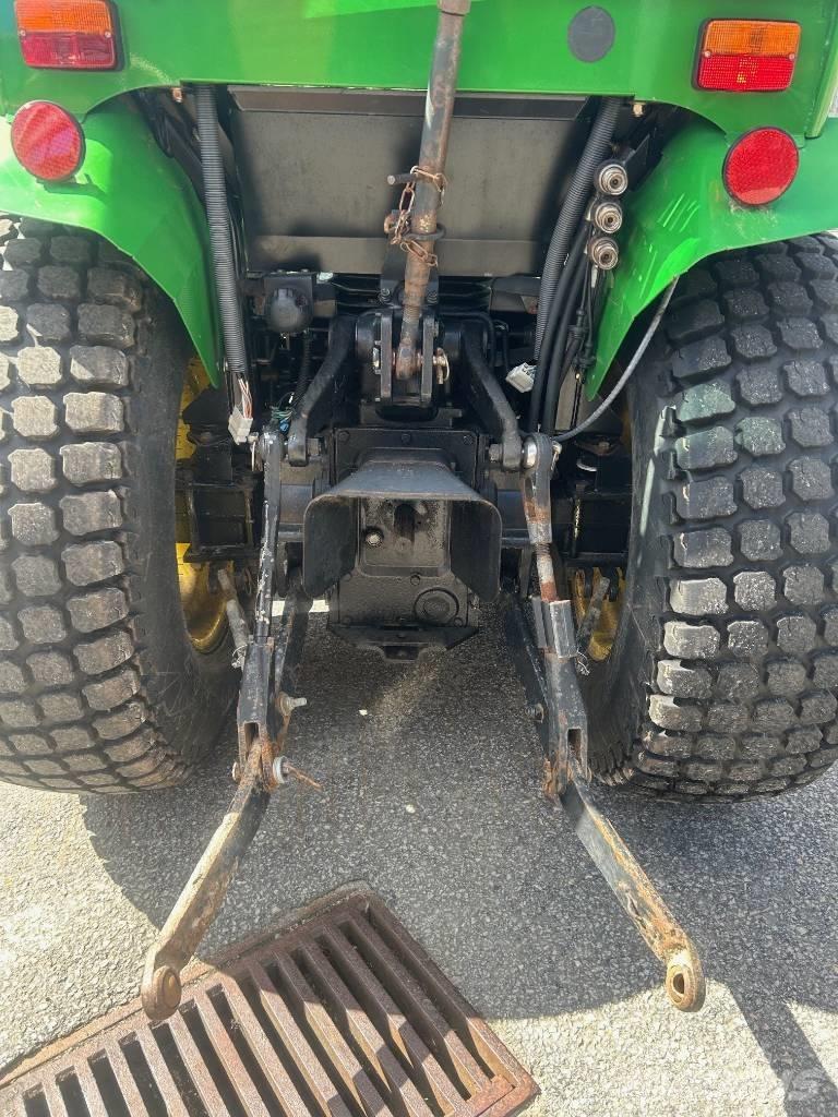 John Deere 4400 Kompaktné traktory