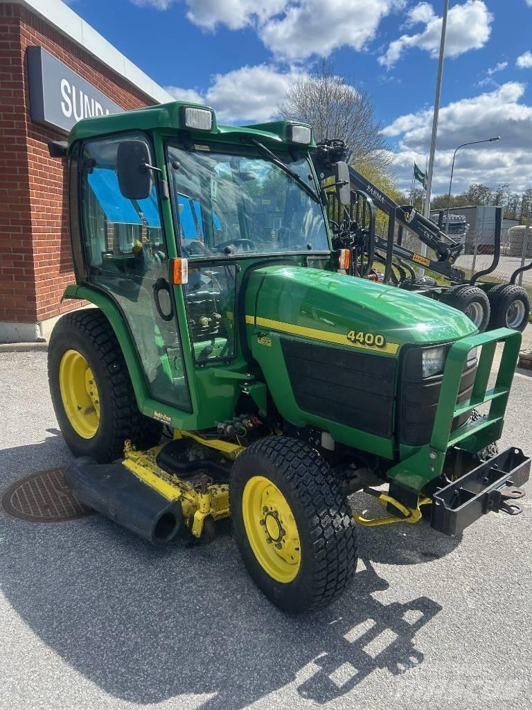 John Deere 4400 Kompaktné traktory