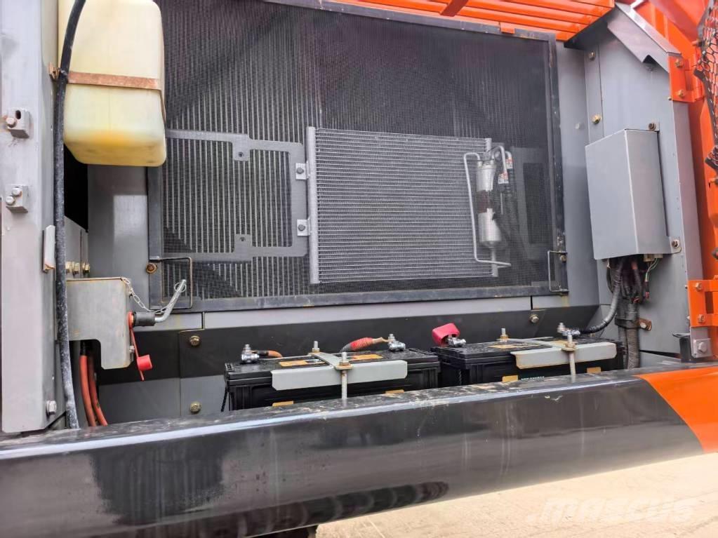 Hitachi zx350-5g Pásové rýpadlá