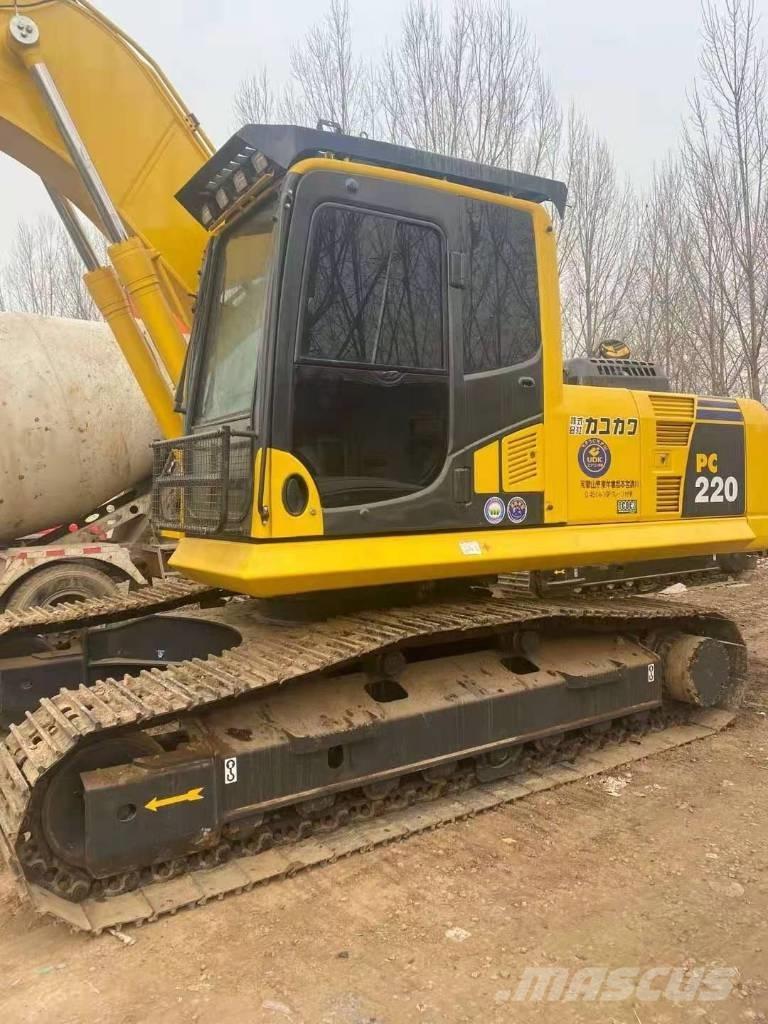Komatsu pc220-8 Pásové rýpadlá