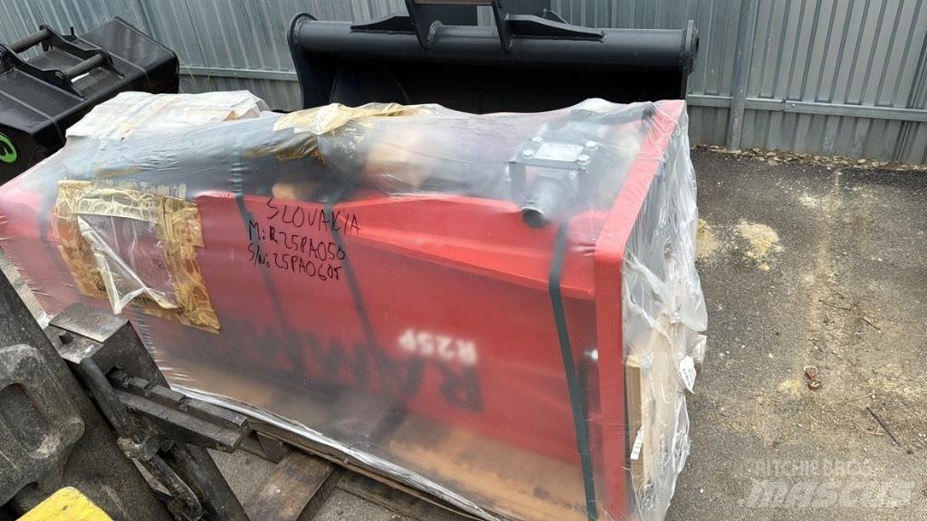 Rammer R25P Pásové rýpadlá